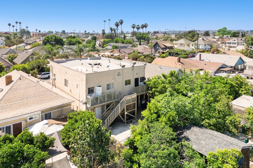 More Photos Of 1543 W 22nd Pl, Los Angeles Multifamily For Sale