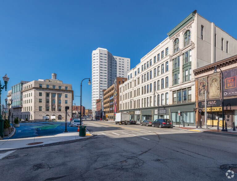 Primary Photo Of 554 Main St, Worcester Office For Lease