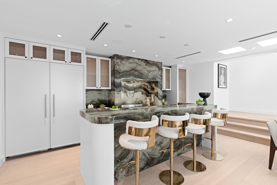 More Photos Of 255 Royal Poinciana Way, Palm Beach Storefront Retail Residential For Sale