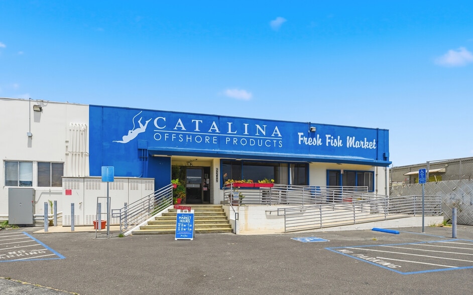 More Photos Of 5202 Lovelock St, San Diego Manufacturing For Sale