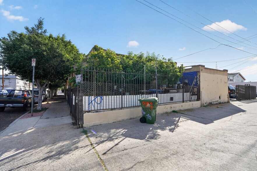 More Photos Of 620-628 N Fickett St, Los Angeles Apartments For Sale