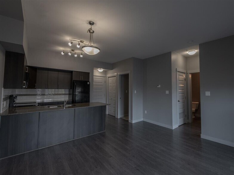 More Photos Of 8140 102 St NW, Edmonton Apartments For Lease