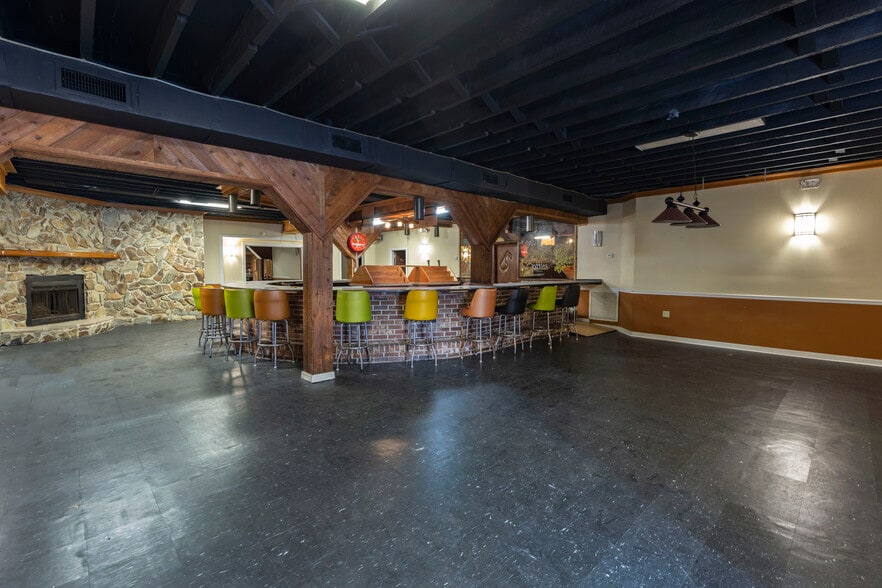 More Photos Of 644 King St, Cocoa Restaurant For Sale