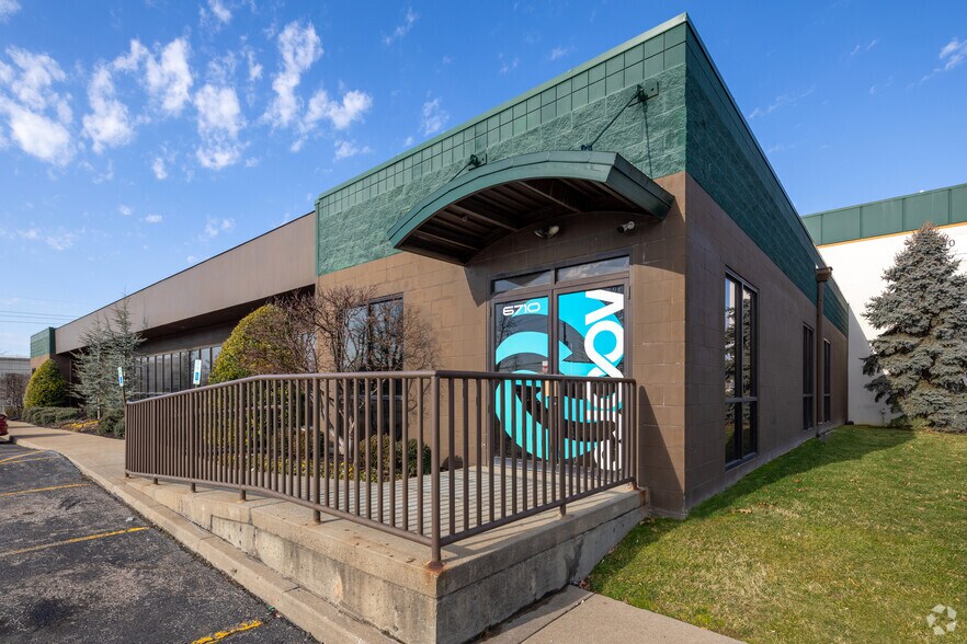 More Photos Of 6710 Grade Ln, Louisville Warehouse For Lease