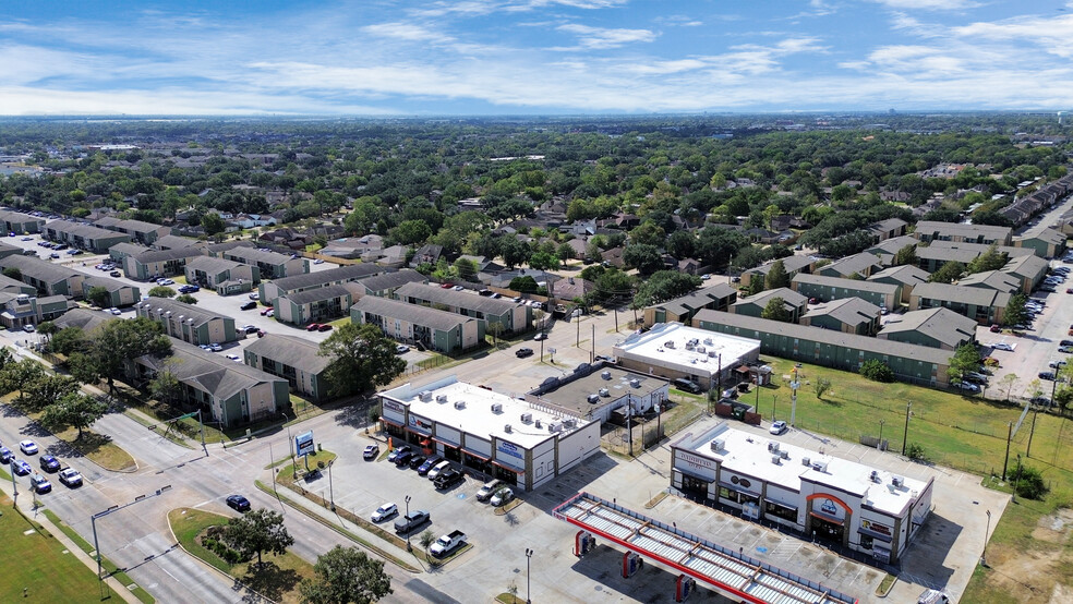 Primary Photo Of 10610 Fondren Rd, Houston General Retail For Sale