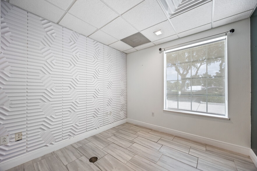 More Photos Of 8255 Wickham Rd, Melbourne Office For Lease