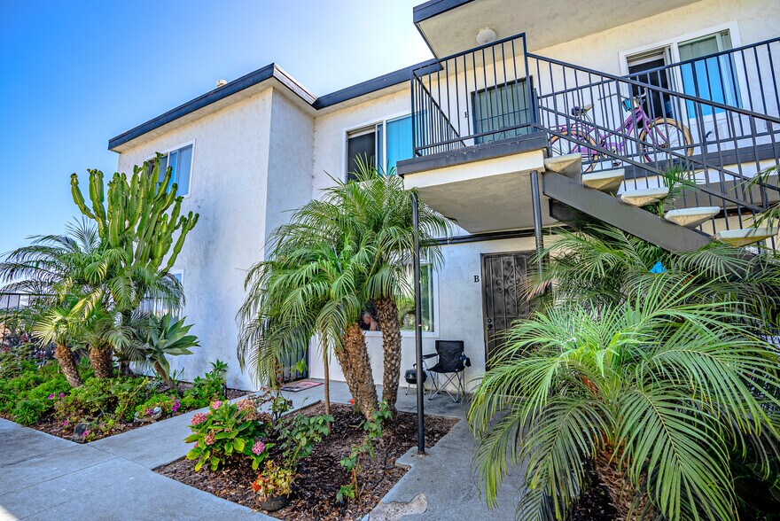 More Photos Of 725-727 Boulevard Ave, Imperial Beach Apartments For Sale