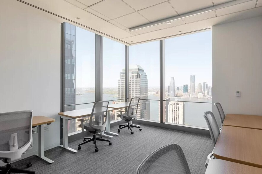 More Photos Of 175 Greenwich St, New York Coworking Space