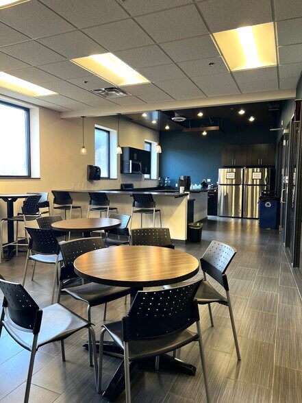 More Photos Of 12345 Portland Ave, Burnsville Flex For Lease