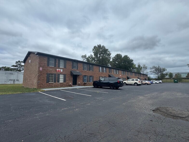 More Photos Of 3815-3823 Baker Plaza Dr, Columbus Apartments For Sale