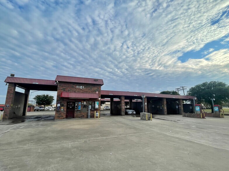 More Photos Of 1101 Yellow Jacket Ln, Rockwall Carwash For Sale