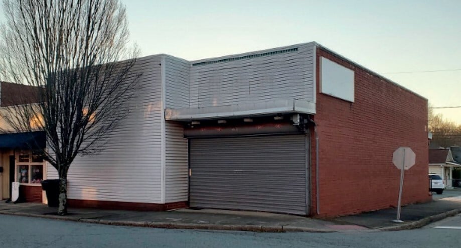 Primary Photo Of 305 Trollinger St, Burlington Flex For Sale