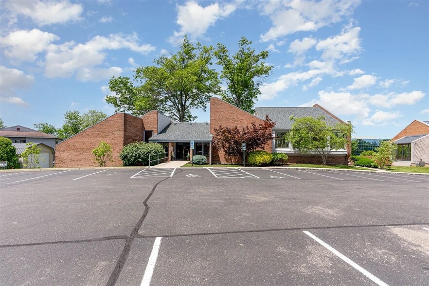 Primary Photo Of 11231 Cornell Park Dr, Cincinnati Office For Lease