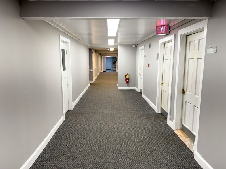 More Photos Of 634 Main St, Forest Park Flex For Sale