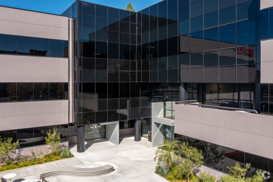 More Photos Of 23101 Lake Center Dr, Lake Forest Office For Lease