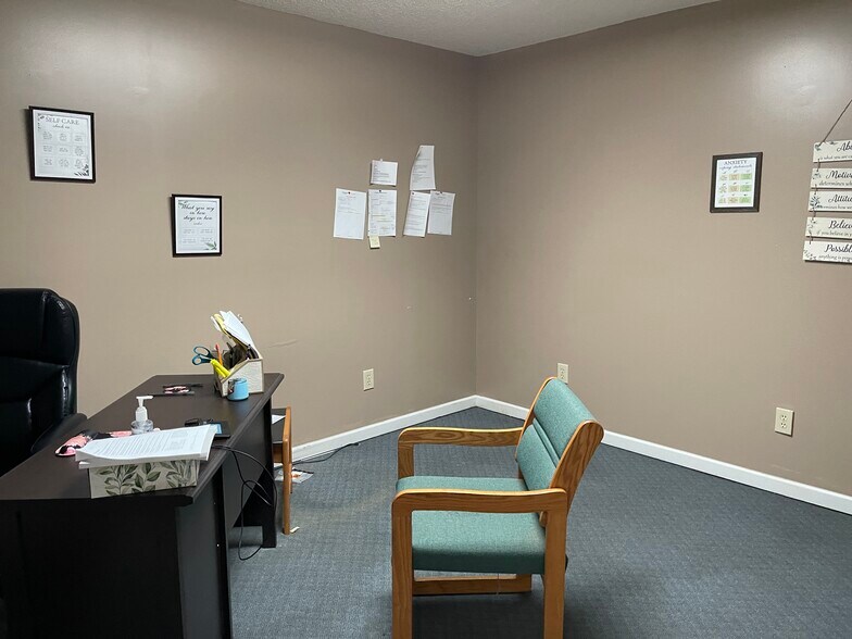 More Photos Of 125 N Main St, Salisbury Storefront Retail Office For Sale