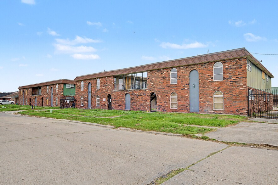 More Photos Of 6711-6817 Tara Ln, New Orleans Apartments For Sale