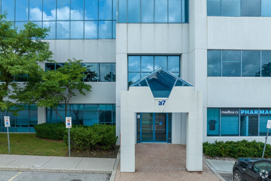 More Photos Of 37 Sandiford Dr, Whitchurch-Stouffville Medical For Lease