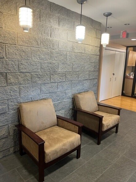 More Photos Of 6339 Ten Oaks Rd, Clarksville Office For Sale