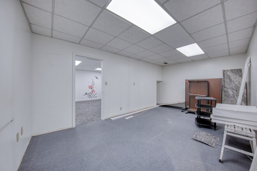 More Photos Of 226 Washington St, Newell Storefront Retail Residential For Sale