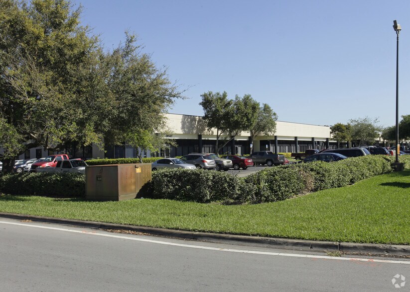More Photos Of 5825-5845 NW 158th St, Miami Lakes Light Distribution For Lease