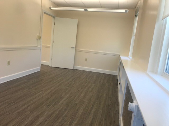 More Photos Of 9 Green St, Augusta Office For Lease