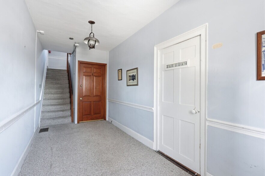 More Photos Of 2695 Main St, Lawrence Apartments For Sale