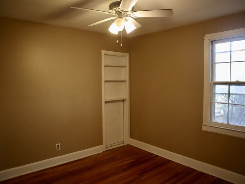 More Photos Of 103 Morgan Ave, Smyrna Office Residential For Sale