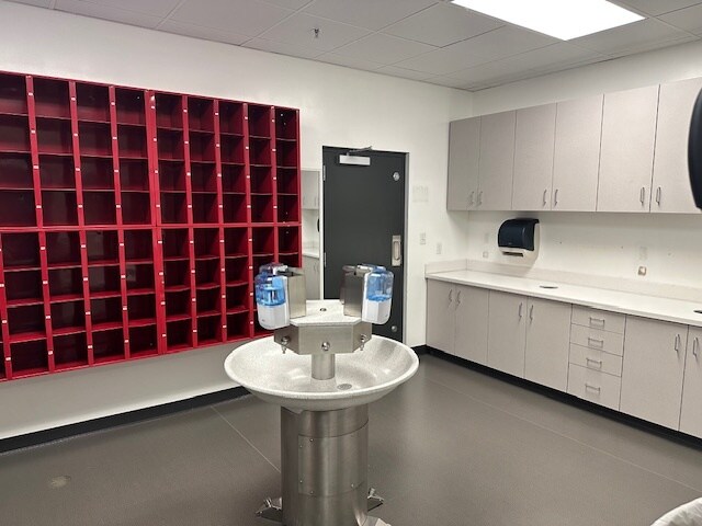 More Photos Of 3000 E Sawyer Rd, Springfield Manufacturing For Lease