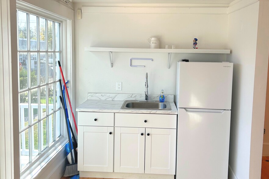 More Photos Of 23 Bridge St, Sag Harbor Freestanding For Sale