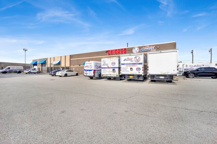 More Photos Of 764-768 Thomas Dr, Bensenville Manufacturing For Lease