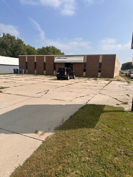 Primary Photo Of 2502 Highway Blvd, Spencer Office For Lease