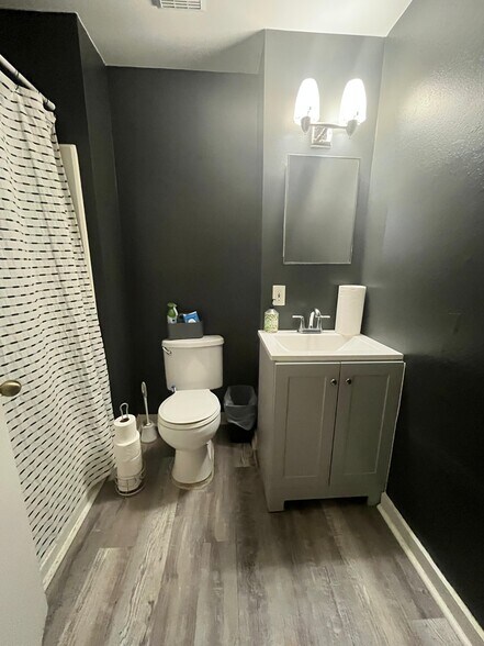 More Photos Of 1501-1505 E 9th Ave, Tampa Storefront For Lease