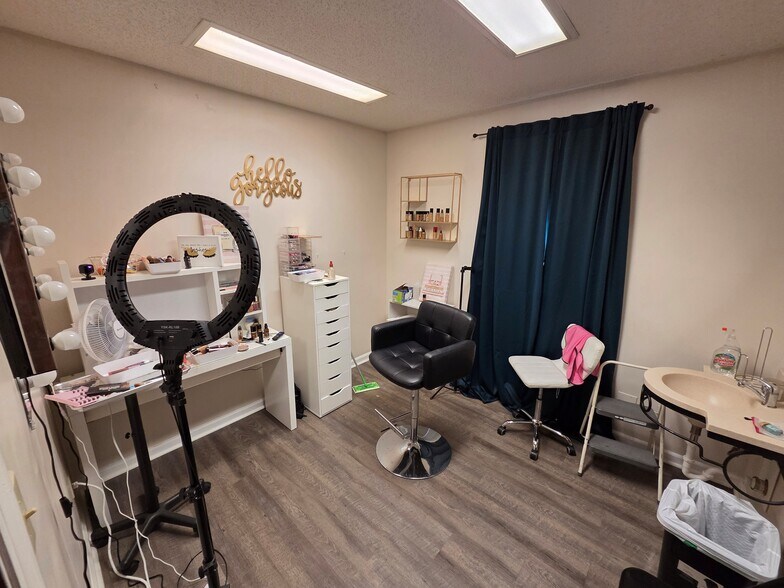 More Photos Of 5511 Monroe Rd, Charlotte Office For Sale