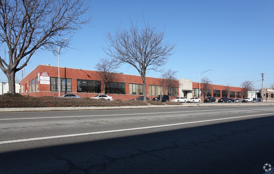 More Photos Of 1534 Burlington St, North Kansas City Warehouse For Lease