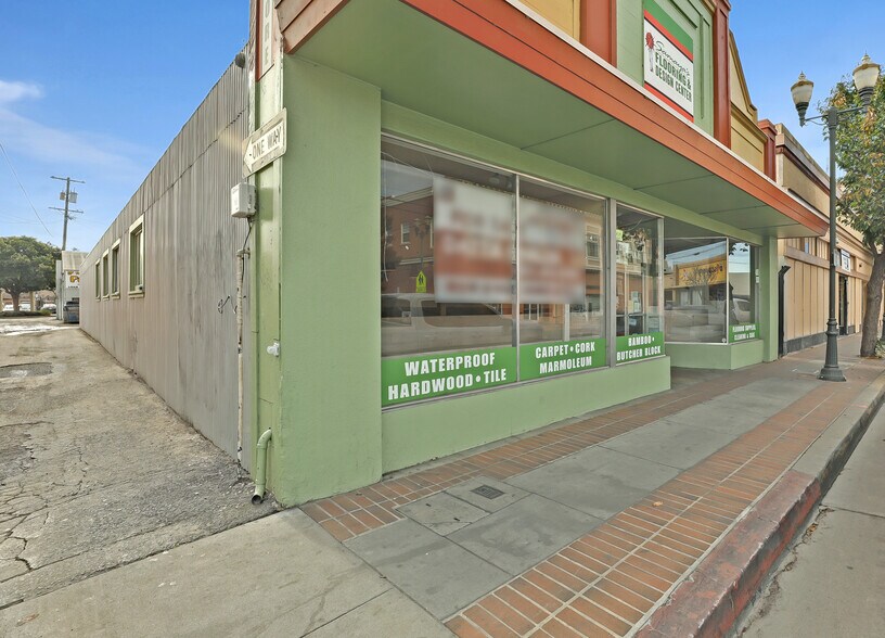 More Photos Of 14 E Lake Ave, Watsonville Storefront For Lease