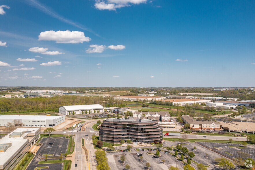 More Photos Of 3300 Rider Trail S, Earth City Office For Lease