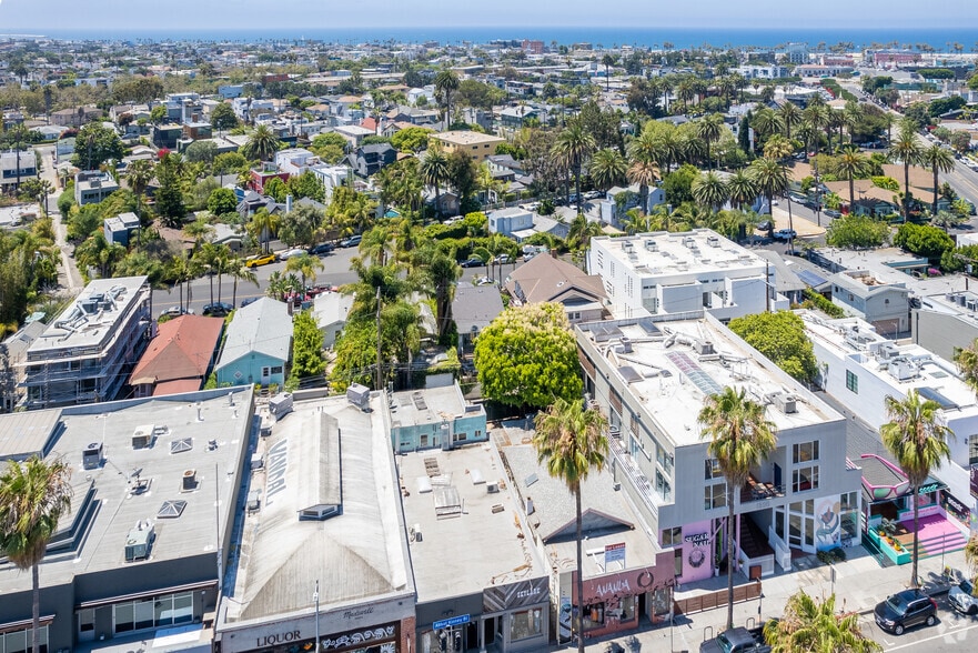 More Photos Of 1354-1358 Abbot Kinney Blvd, Venice Storefront Retail Office For Lease