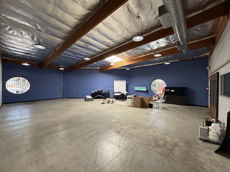 More Photos Of 3800 S Hill St, Los Angeles Warehouse For Lease