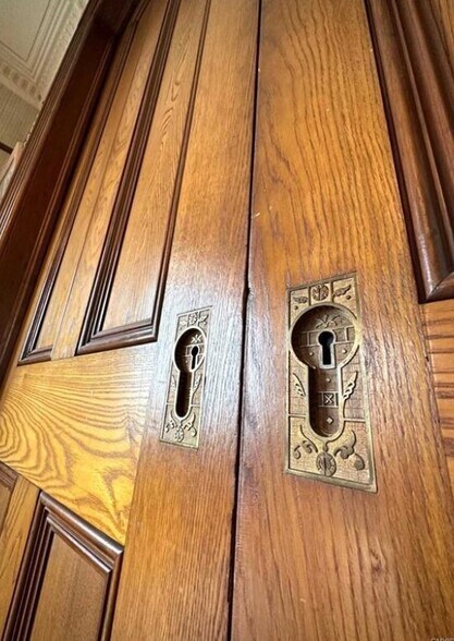 More Photos Of 40 E Genesee St, Auburn Storefront Retail Residential For Lease