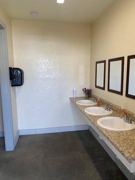 More Photos Of , Oxford Trailer Camper Park For Sale