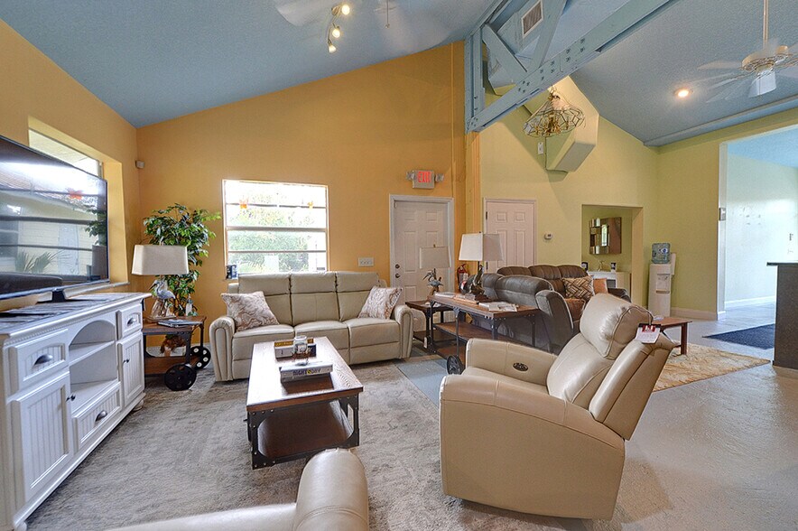 More Photos Of 6991 W Cardinal St, Homosassa Medical For Sale