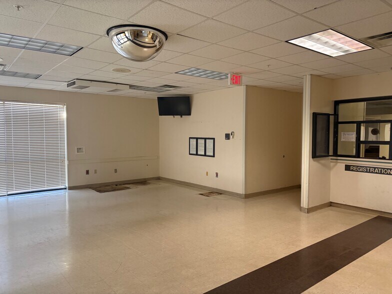 More Photos Of Hospital Adaptive Redevelopment Focus - Workforce & USC Student Housing, Union Flex For Sale