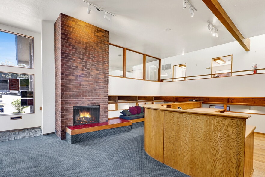 More Photos Of 1100 11th St, Bellingham General Retail For Lease