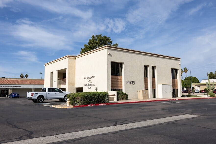 Primary Photo Of 10225 W Thunderbird Blvd, Sun City Medical For Sale