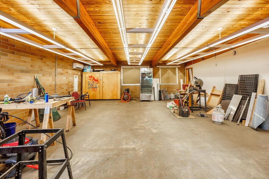 More Photos Of 41515 SE Thomas Rd, Sandy Schools For Lease