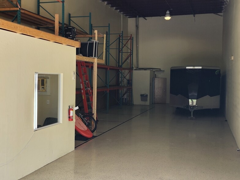 More Photos Of 410-446 NW Lake Whitney Pl, Port Saint Lucie Light Distribution For Sale