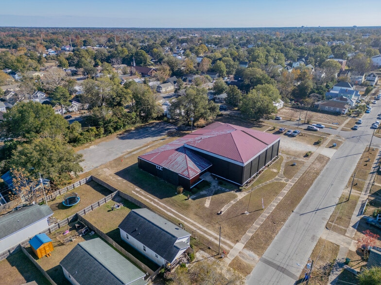 More Photos Of 920 N 6th St, Wilmington Religious Facility For Sale