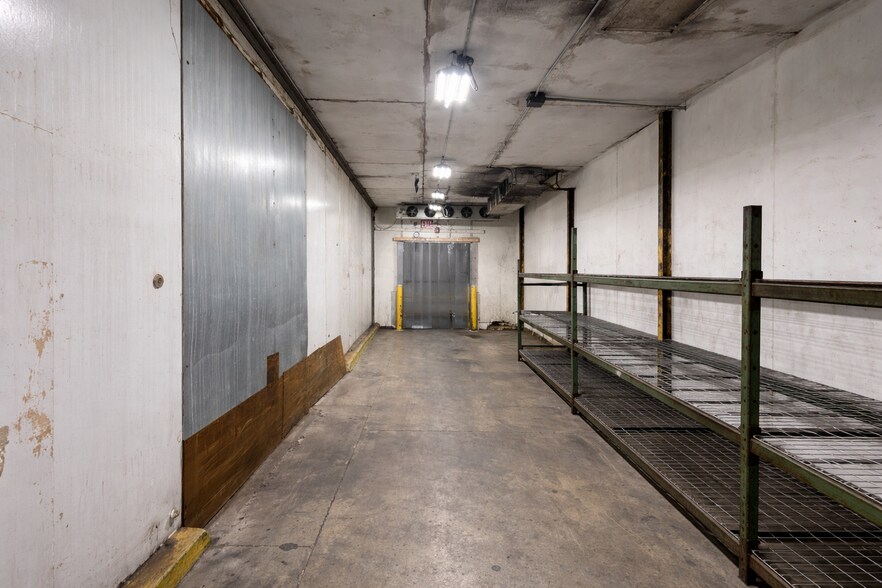 More Photos Of 432 N Royal St, Jackson Warehouse For Lease