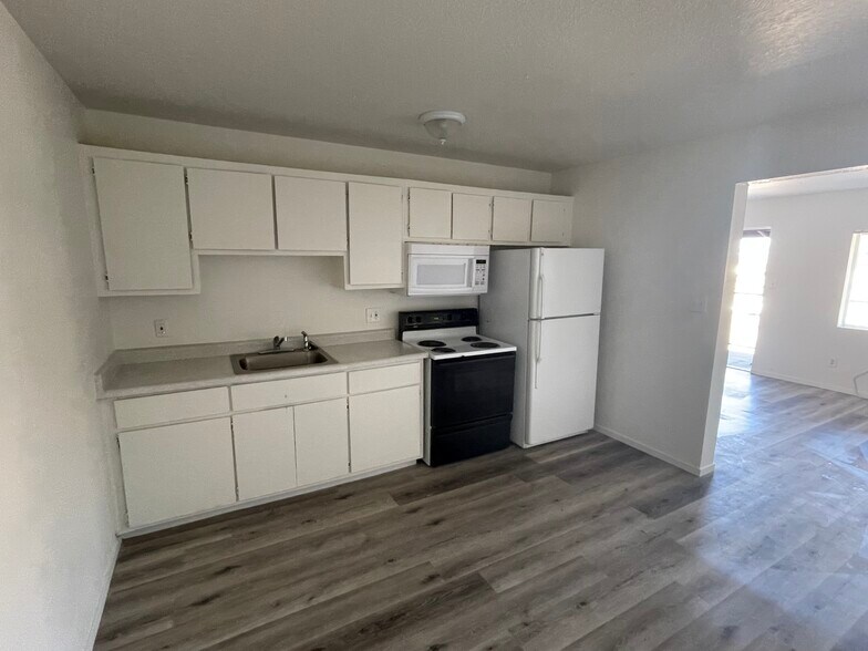 More Photos Of 937 N Main St, Tonopah Apartments For Sale
